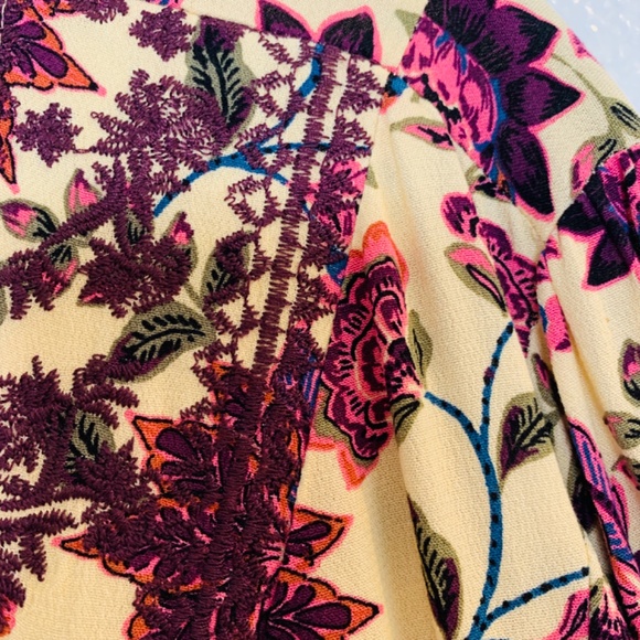 Torrid Floral Tunic Top 3X Tassels V- Neck Cream Purple Boho Cottage Core Fairy - Picture 4 of 14